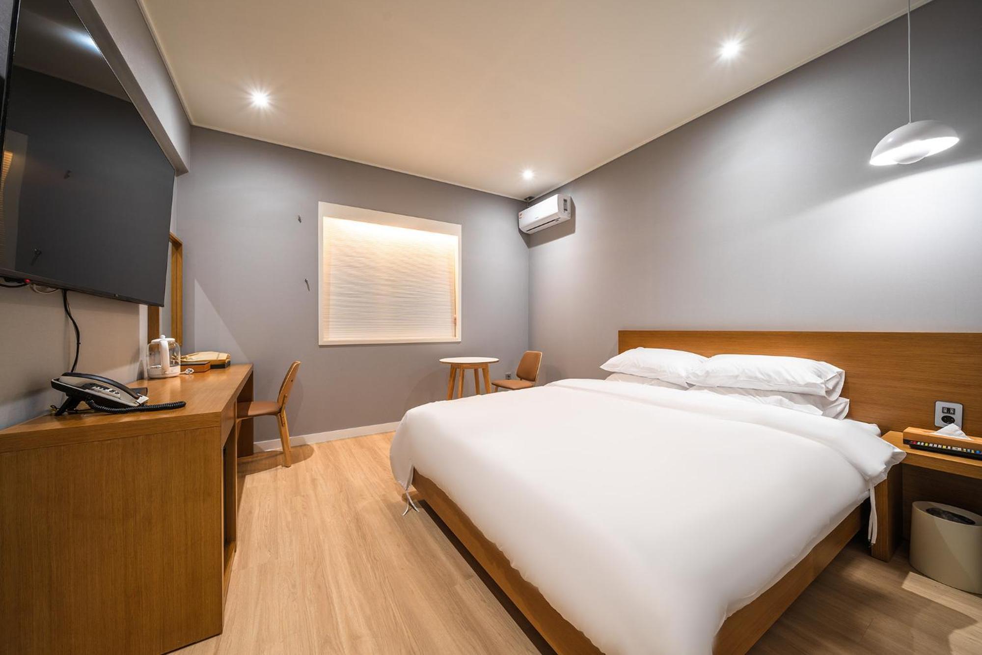 Mono Hotel Suwon Exterior foto